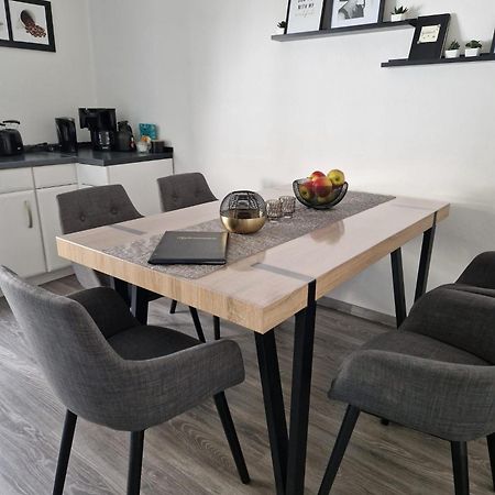 Ferienwohnung Am See Dillich - Ruhige Lage - Eigener Garten - Direkt Neben Einem Natursee Borken  Exterior foto
