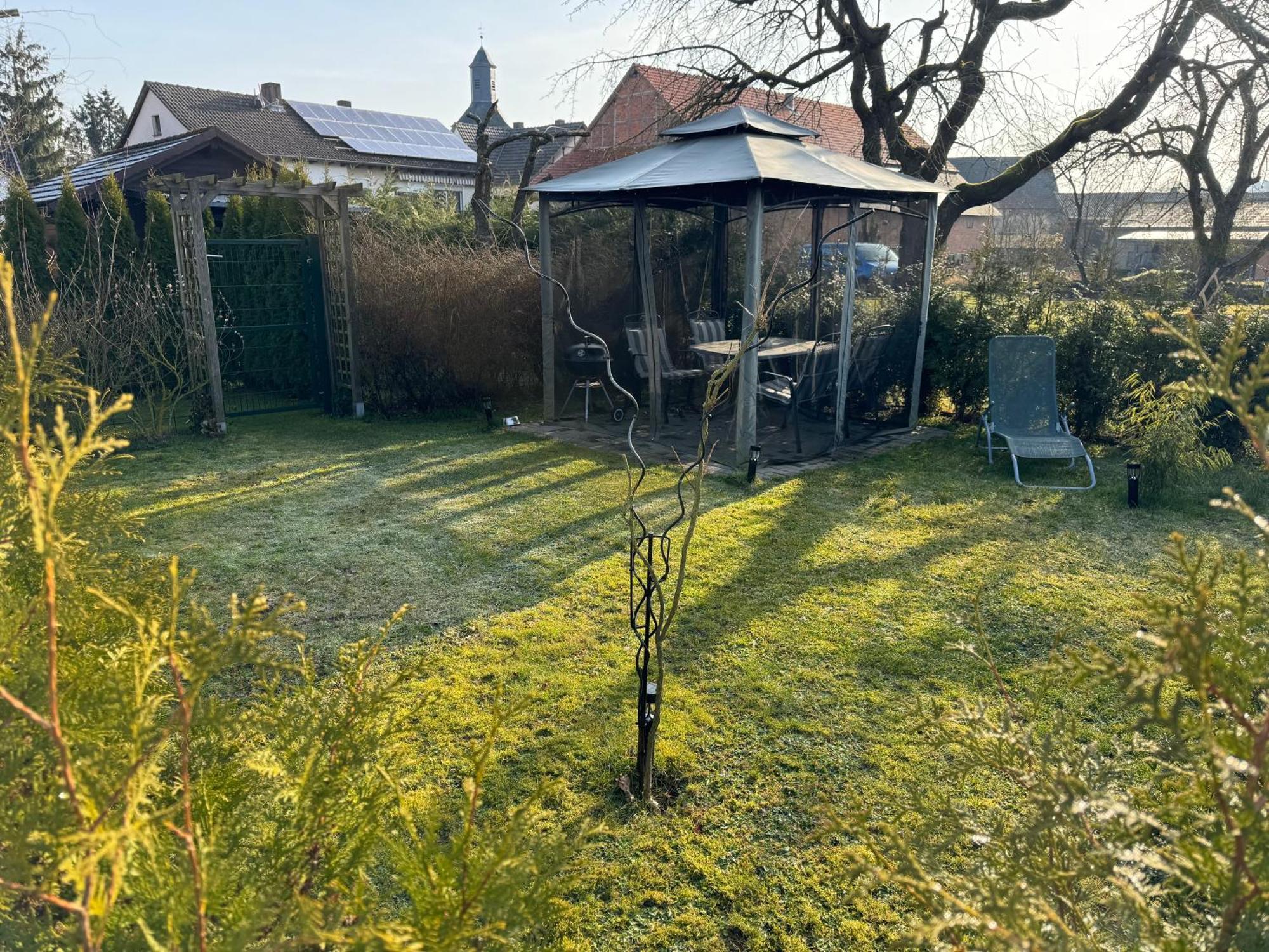 Ferienwohnung Am See Dillich - Ruhige Lage - Eigener Garten - Direkt Neben Einem Natursee Borken  Exterior foto